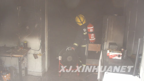 地下餐廳著火 阿勒泰消防緊急轉移煤氣罐