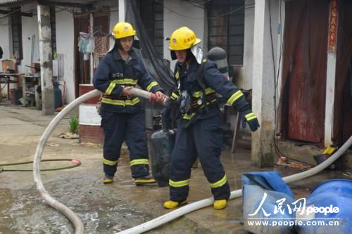 雲南怒江消防成功處置一起居民液化氣灶火災