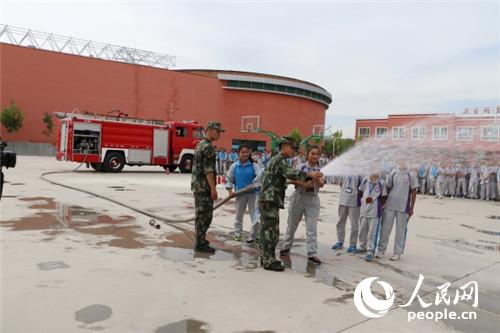 新疆霍城四组镜头记录消防安全进军训余热不