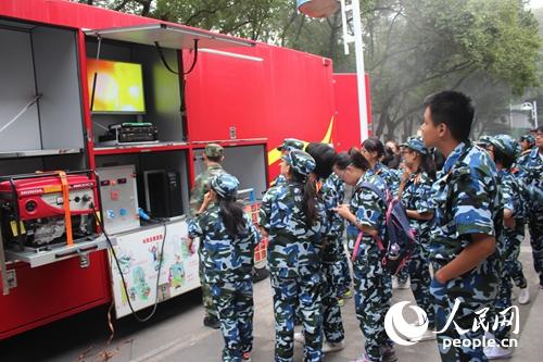 广西桂林七星大队打造平安校园-消防培训进学校
