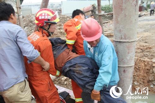 浙江湖州:在建桥墩人工挖孔桩变形 南浔消防救