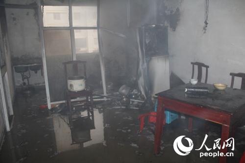 江西九江濂溪区一工厂厨房内物品被烧毁