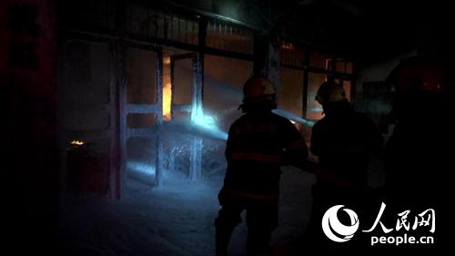 非法儲存甲醇引發火災 重慶黔江多部門聯合查處