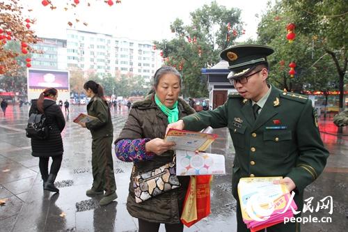 重慶黔江消防加強聖誕節前消防宣傳