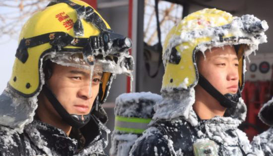 新疆消防救援隊伍全面拉開“魔鬼”冬季訓練序幕